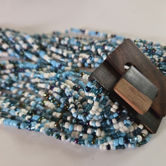 Monies Multi Steand Seed Bead Necklace TEAK Closure - Picture 4 of 7